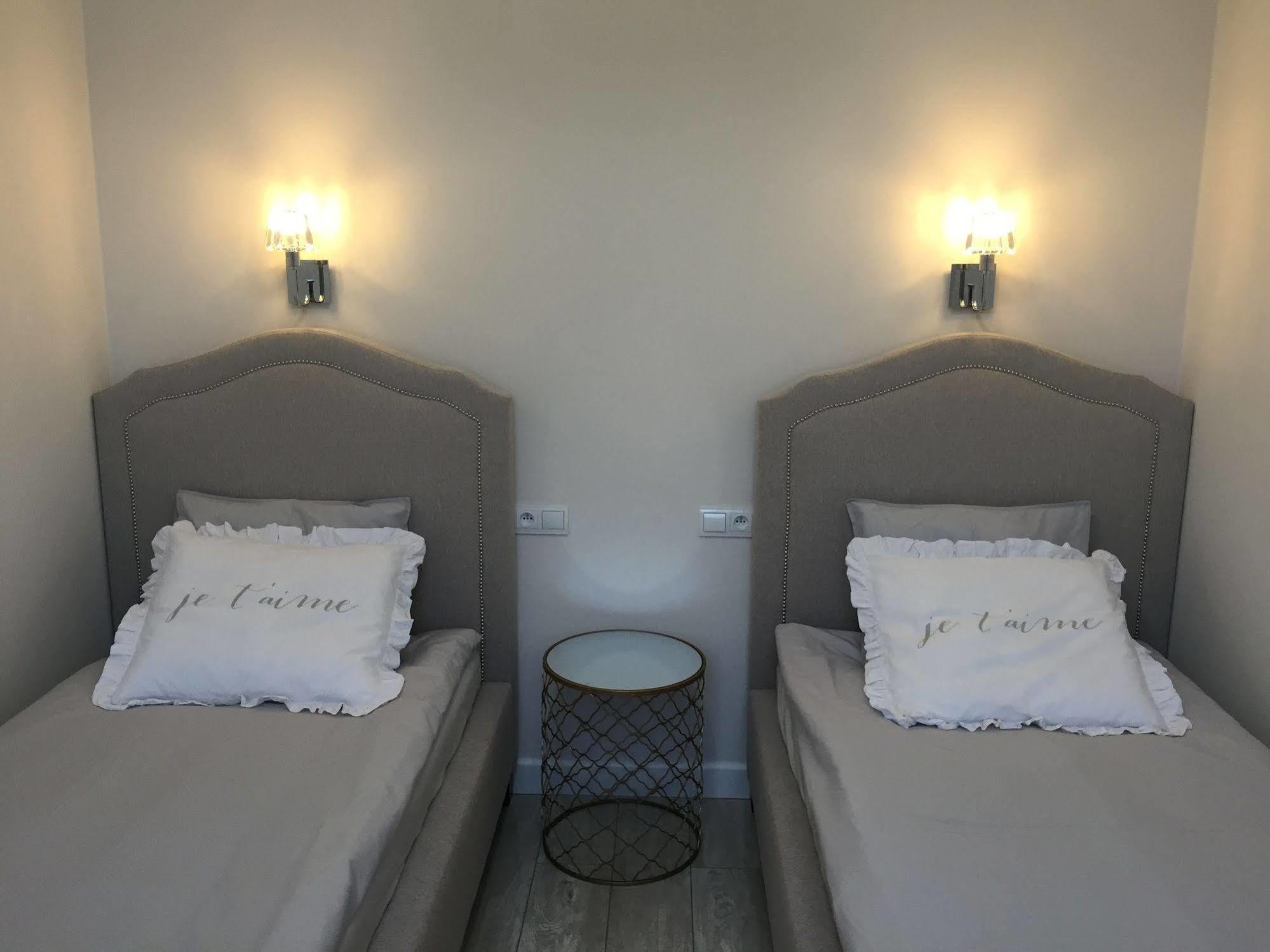 Homewell Apartments Stara Piekarnia พอซนาน ภายนอก รูปภาพ